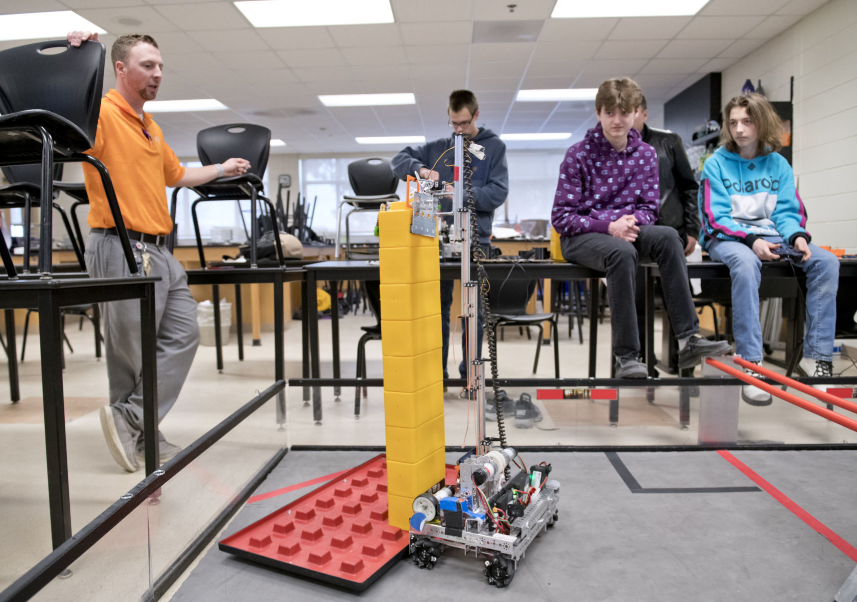 East High robotics team qualifies for state
